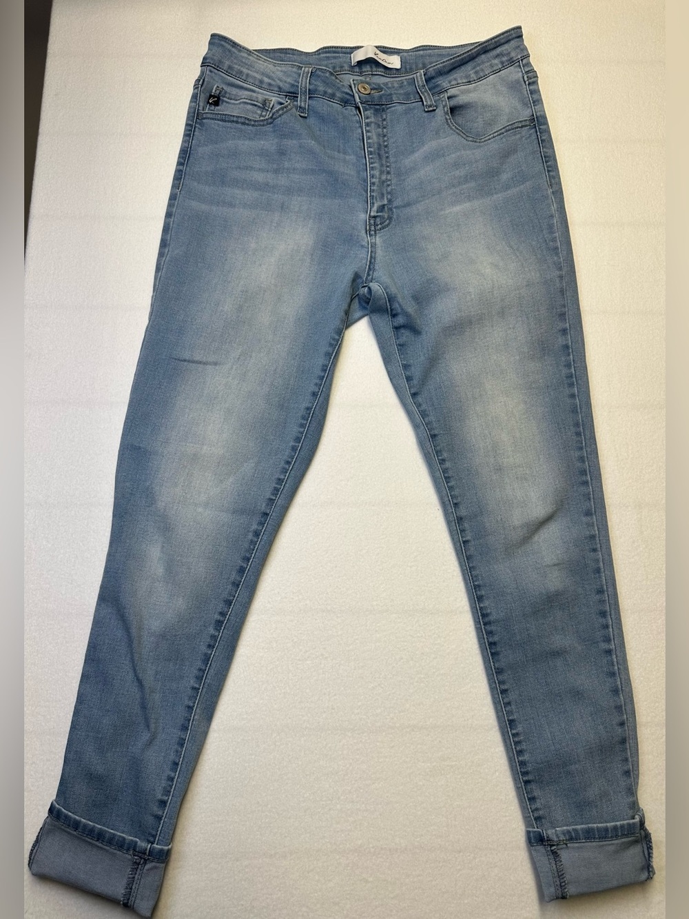 KanCan 30x28 Light Wash Women’s  Straight Leg Cuffed Jeans